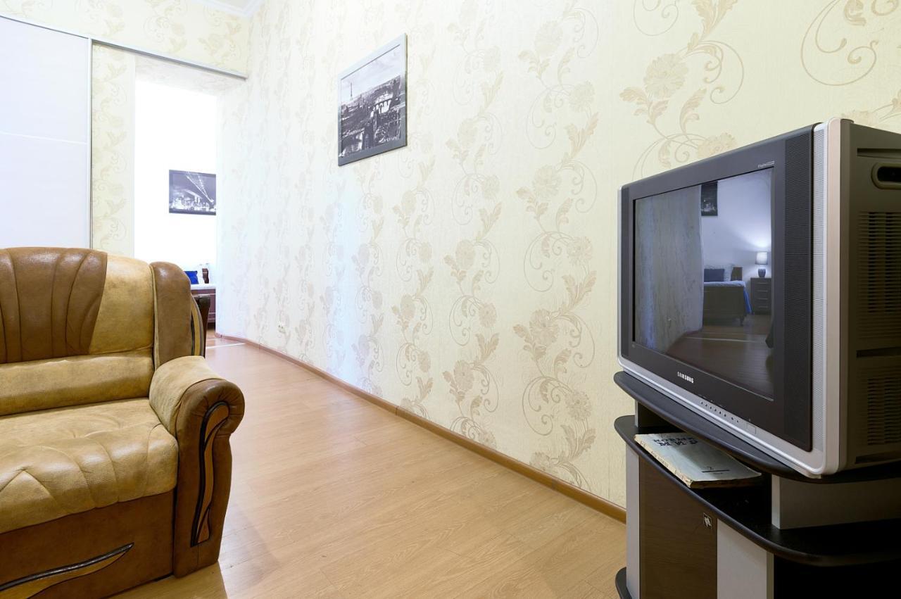 S12-58 Modern Aparthotel With Two 2Bedrooms In Central Kiev - Bessarabska Squere - Gulliver Mall - Olympic Stadium - Palace Of Sports - Saksahanskoho St, 12Б Kyiv Exterior photo