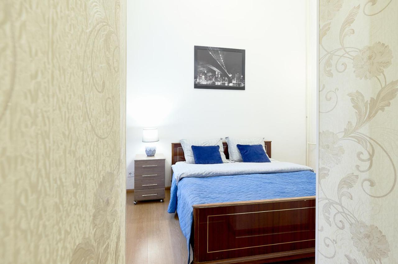 S12-58 Modern Aparthotel With Two 2Bedrooms In Central Kiev - Bessarabska Squere - Gulliver Mall - Olympic Stadium - Palace Of Sports - Saksahanskoho St, 12Б Kyiv Exterior photo